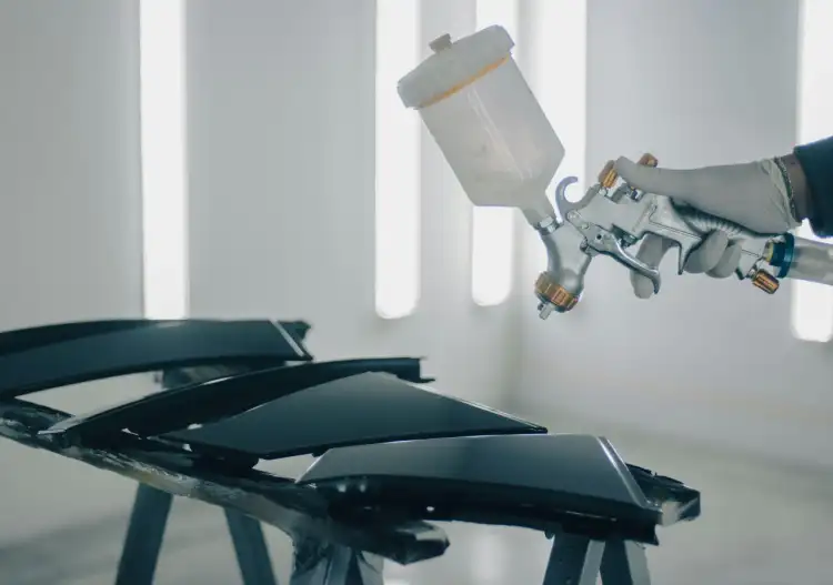 طلاء يعمل على الطاقة الشمسية: احدى محاولات مرسيدس سابقاً لإنقاذ نفسها 