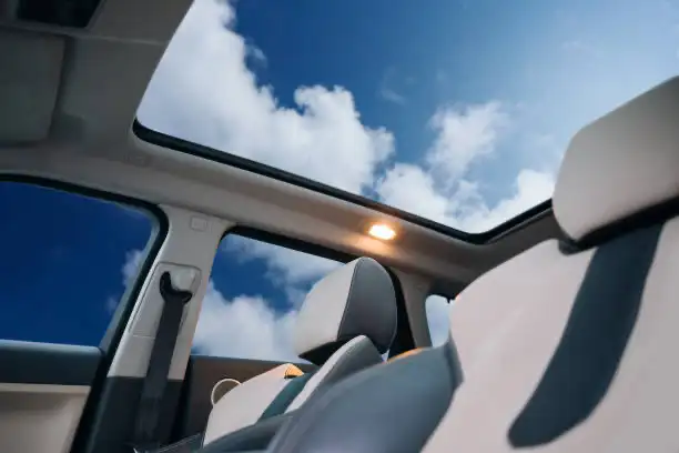 2025 UAE’s Best Sunroof Cars