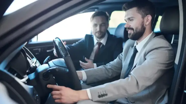 دليلك لتحقيق اقصى استفادة من تجربة القيادة قبل شراء السيارة