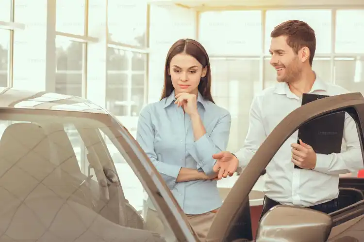 Getting the Best Dealership Replacement Car in the UAE 2025