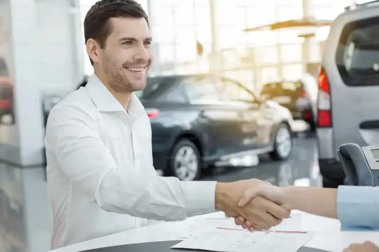 How to Choose the Best Oman Car Insurance in UAE for 2025?
