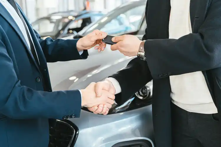 The Easiest Way to Buy a Car in the UAE 2025