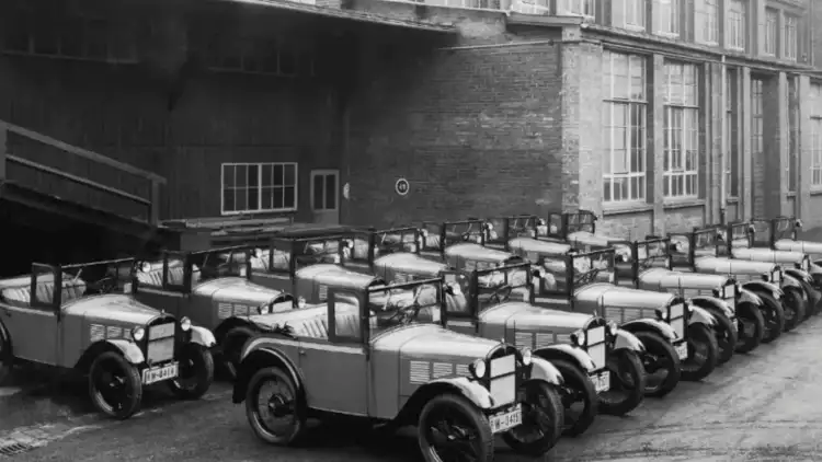 الانطلاقة الأولى: السيارة التي رسخت اسم بي إم دبليو في عالم السيارات