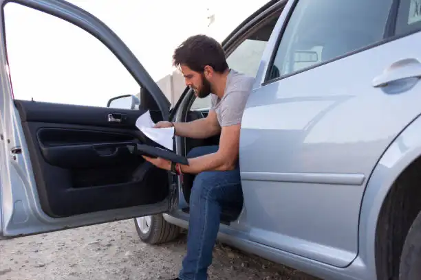 How to Report Minor Car Accident in Dubai (Guide for Local Drivers)