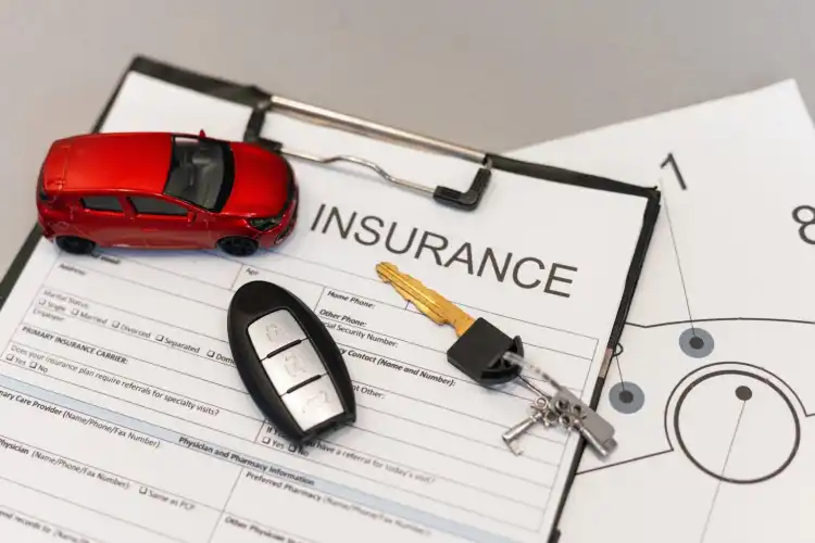 أفضل تأمين سيارات في الإمارات 2025:دليل شامل للاختيار الأمثل