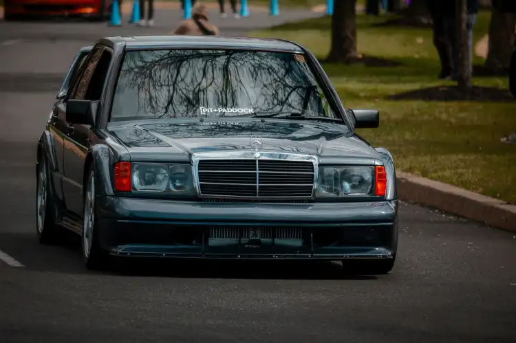 كيفية التخلص من رائحة السجائر في السيارة 2025:حلول مضمونة خلال 48 ساعة