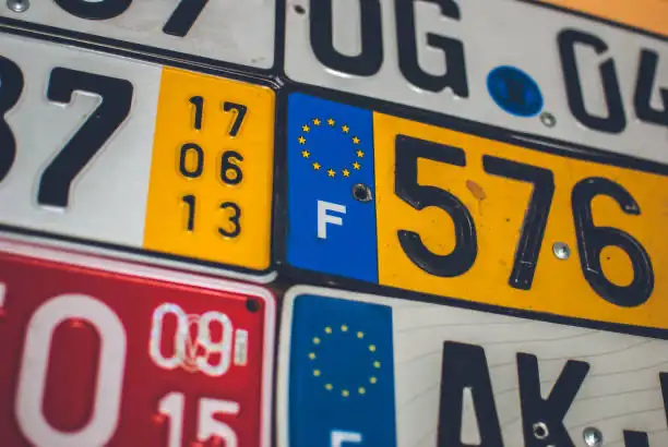 كيفية استبدال رقم لوحة سيارة في المملكة العربية السعودية (2025 دليل)