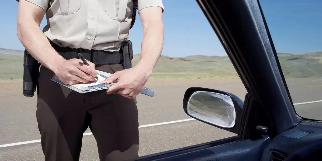 Learn 3 easy ways to check and pay Dubai traffic fines in 2025. Stay updated, avoid penalties, and get real-time alerts. 