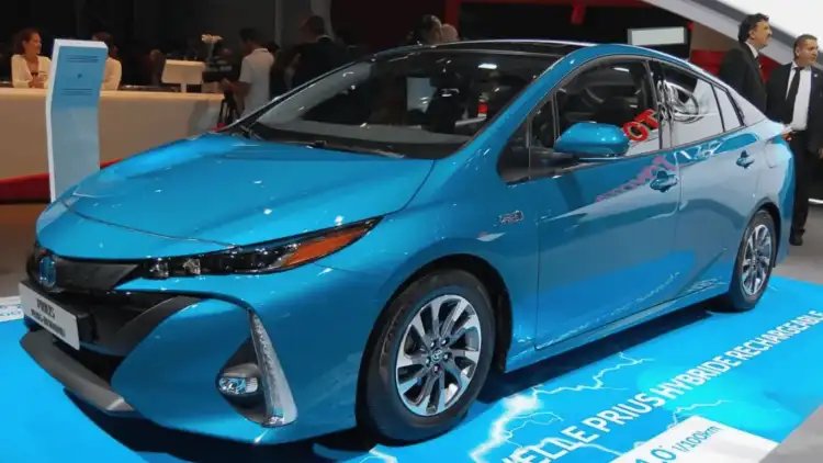 عشرة خرافات حول العمر الحقيقي للسيارات الهجينة