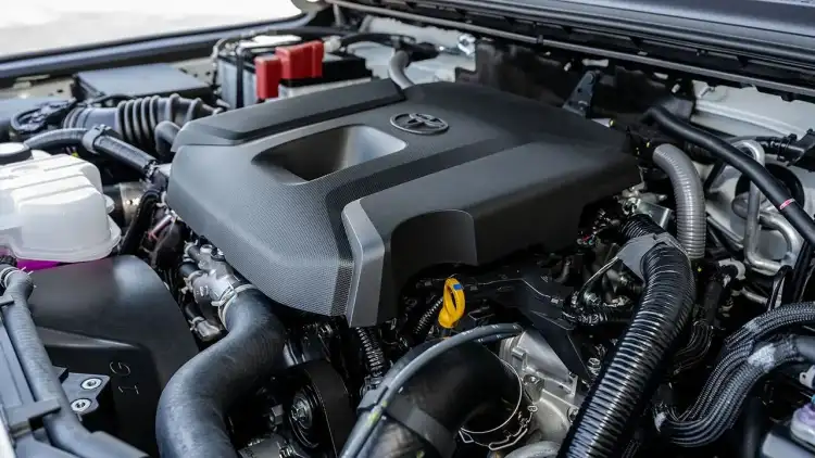 كم لتر زيت محرك برادو 6 سلندر 2025:دليل شامل للصيانة الذكية