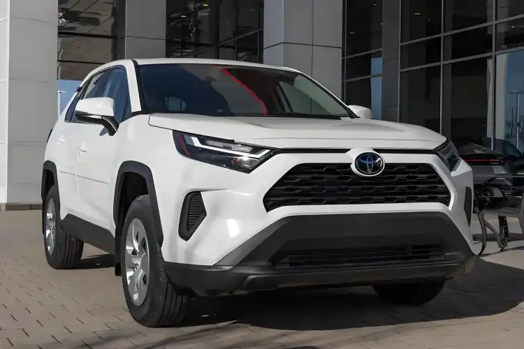 تاريخ إصدار تويوتا برادو في الإمارات: ما تحتاج معرفته أولًا