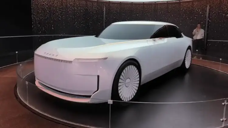 رووي تكشف عن بيرل رمز الفخامة الكهربائية المستقبلية