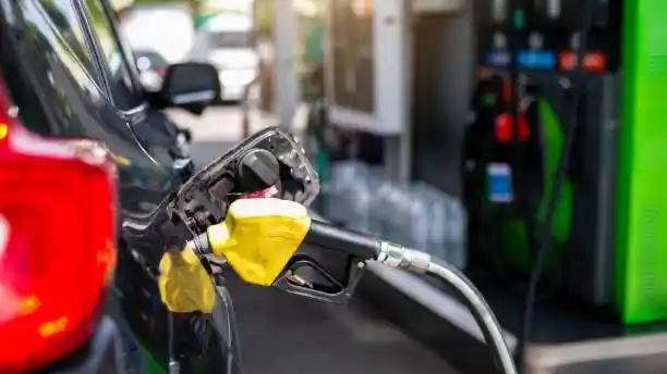 Toyota Camry Mileage per Litre in UAE:Ultimate Fuel Efficiency Guide