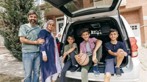 سوزوكي إيرتيجا 2025 vs تويوتا راش:دليل المقارنة الشامل للعائلات الذكية