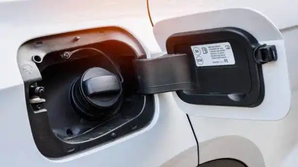 كورولا عبر هجين سعة خزان الوقود:ما كل سائق يجب أن نعرف