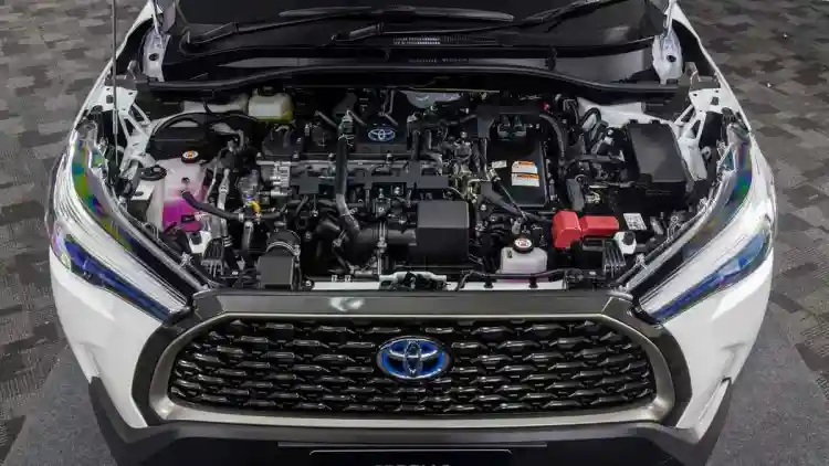 محرك تويوتا كورولا كروس الهجين 2025:دليل شامل للتميز في القيادة الذكية
