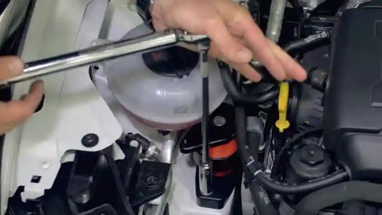 # حامل محرك تويوتا كورولا 2025:دليل شامل للصيانة والاستبدال