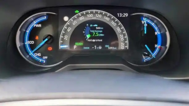 Toyota Corolla Hybrid Mileage Per Litre :What Drivers Need to Know