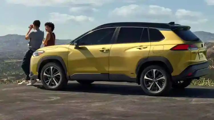 Toyota Corolla Cross Hybrid Fuel Consumption (km/L) in 2025