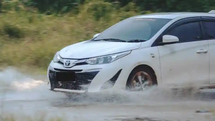 استهلاك وقود تويوتا كورولا 2020 كم/لتر:دليل 2025 الشامل للتوفير الذكي