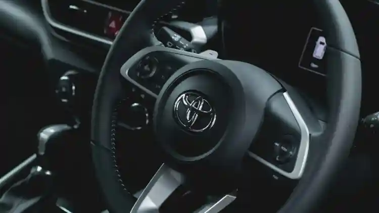 2025 دليل شامل لعجلة قيادة تويوتا كورولا