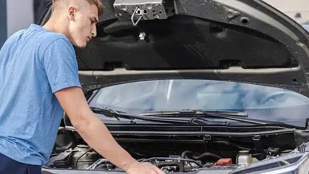 لاند كروزر 2024 كم سلندر؟ دليل شامل لاختيار المحرك الأمثل في 2025