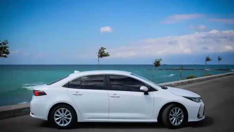 What is the price of the Toyota Crown?  you need to know 