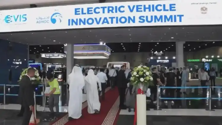 انطلاق EVIS أبوظبي 2025 بشراكات ثورية وتقنيات كهربائية متقدمة