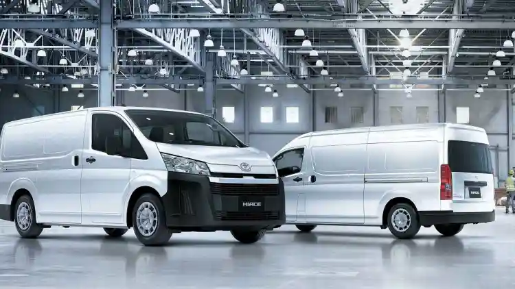 طول تويوتا هايس بالقدم:دليل 2025