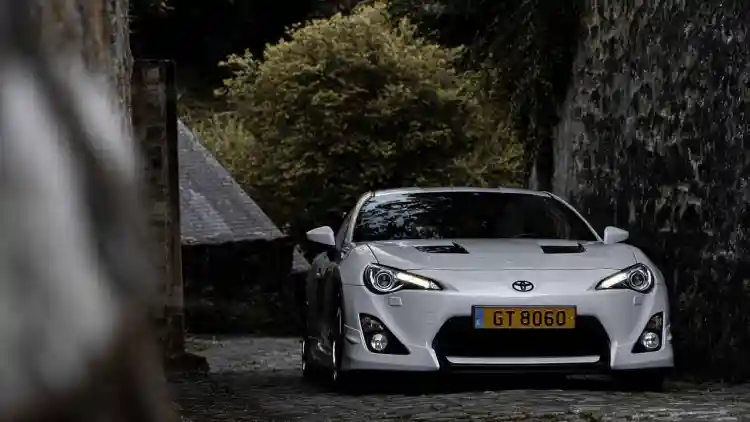 أسعار إطارات فورتشنر في الهند 2025:دليل الشراء الشامل