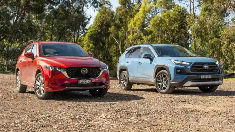تويوتا RAV4 مقابل مازدا CX-5:مقارنة شاملة لعام 2025