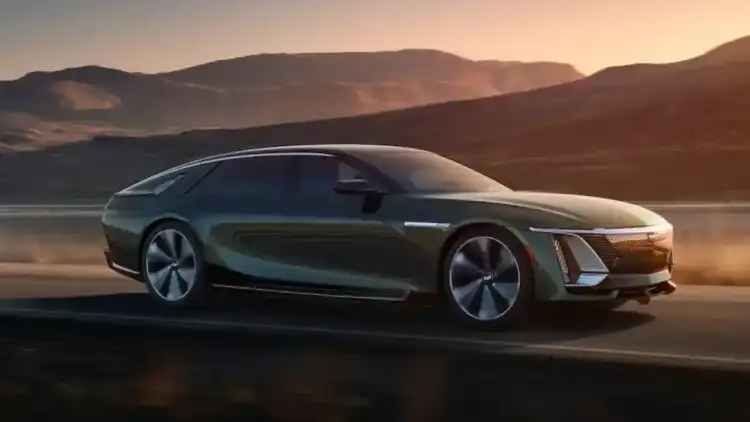 كاديلاك سيليستيك تجربة فريدة مع سيارة نادرة وحصرية