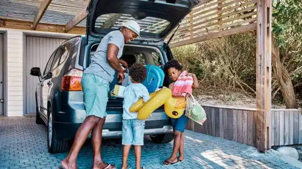 أفانزا مقابل إننوفا 2025:دليل المقارنة الشامل لاختيار الأفضل