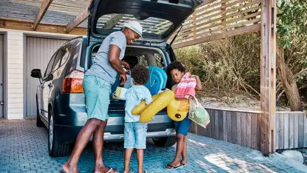 أفانزا مقابل إننوفا 2025:دليل المقارنة الشامل لاختيار الأفضل