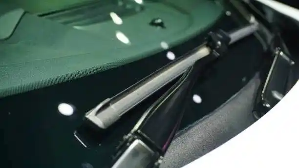Nissan Kicks  wiper blade size:  guide to installation and maintenance