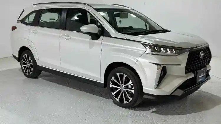 Urban Cruiser vs Veloz:Smart Compact SUV Comparison Guide