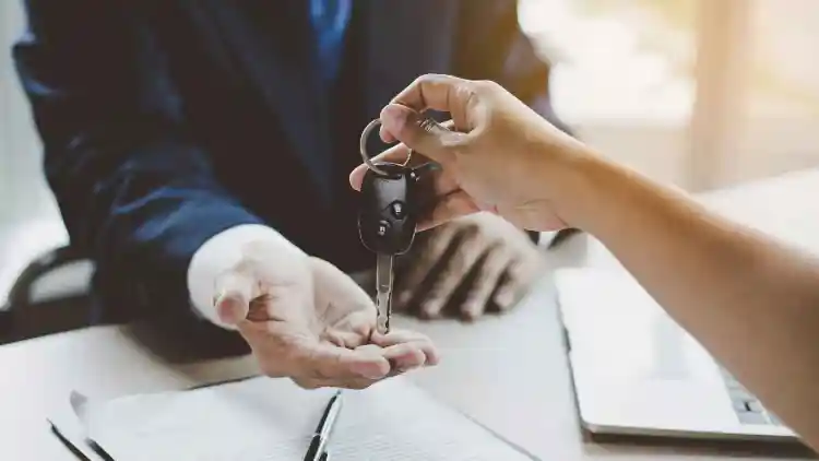 الدليل الشامل لتمويل شراء سيارة جديدة في الإمارات في 2025