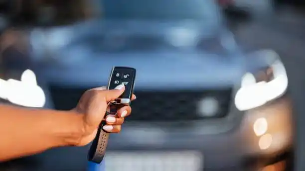 نيسان روغ مقابل كيكس 2025:دليل المقارنة الشامل لاختيار الأنسب