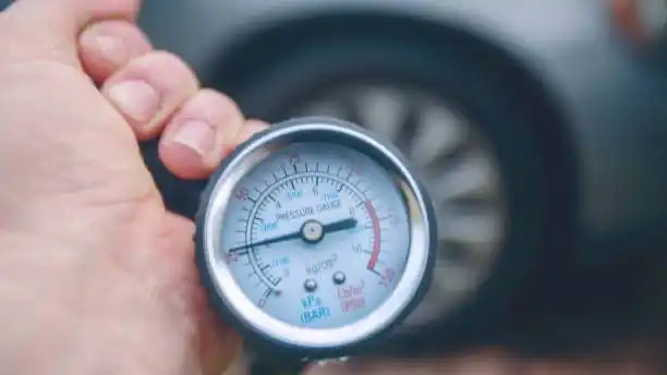 ضغط إطارات إنوفا كريستا 2025:دليل شامل للقيادة الآمنة