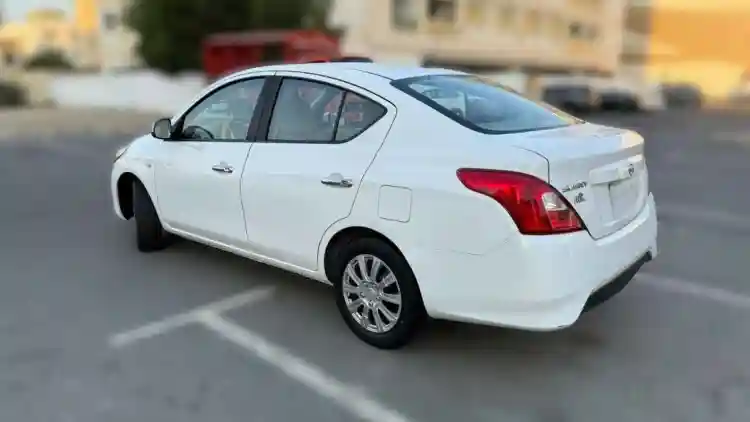 أبعاد نيسان صني 2025:دليل عملي لاختيار السيارة المثالية