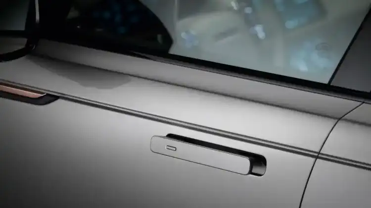 ضوابط جديدة لسلامة مقابض الأبواب المخفية في الصين تعزز حماية الركاب