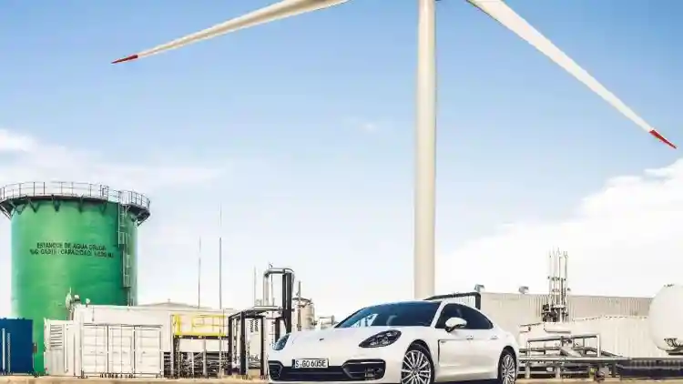 الوقود الاصطناعي e-Fuel: هل هو الحل الوسيط قبل التحول الكامل للكهرباء؟