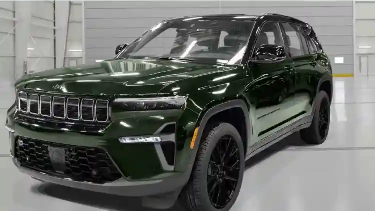 جيب تكشف عن تحديثات لجراند شيروكي 2026: واجهة أمامية جديدة، شاشة أكبر، وتحسينات في الهجين