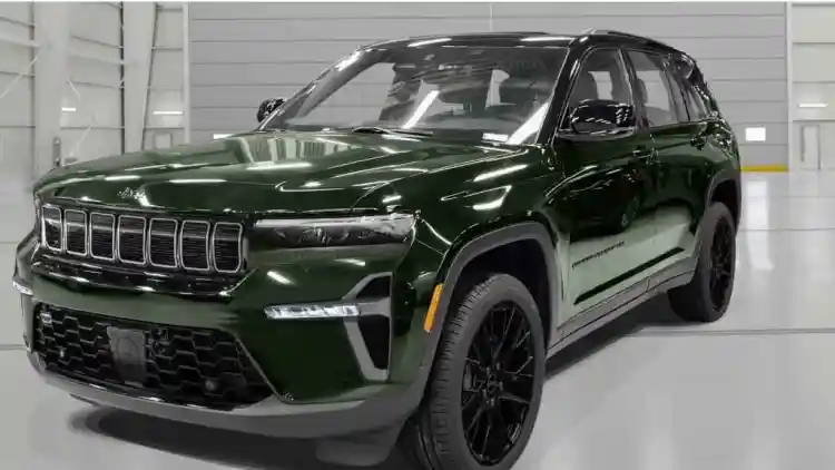 جيب تكشف عن تحديثات لجراند شيروكي 2026: واجهة أمامية جديدة، شاشة أكبر، وتحسينات في الهجين