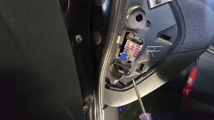 2025 Nissan Sunny Fuse Box Location:Essential Access Guide