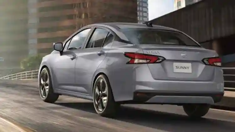 سعة خزان الوقود في نيسان صني 2015:كل ما تحتاج معرفته لعام 2025