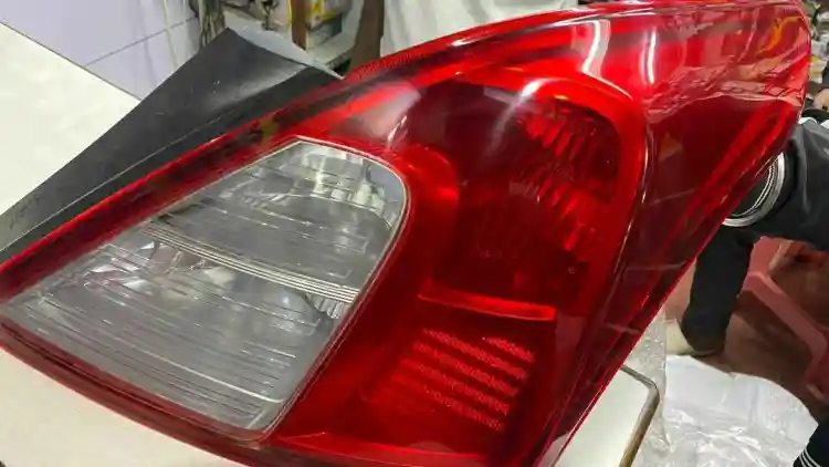 2025 دليلك الشامل لسعر غطاء مصباح نيسان سني الخلفي وأفضل البدائل