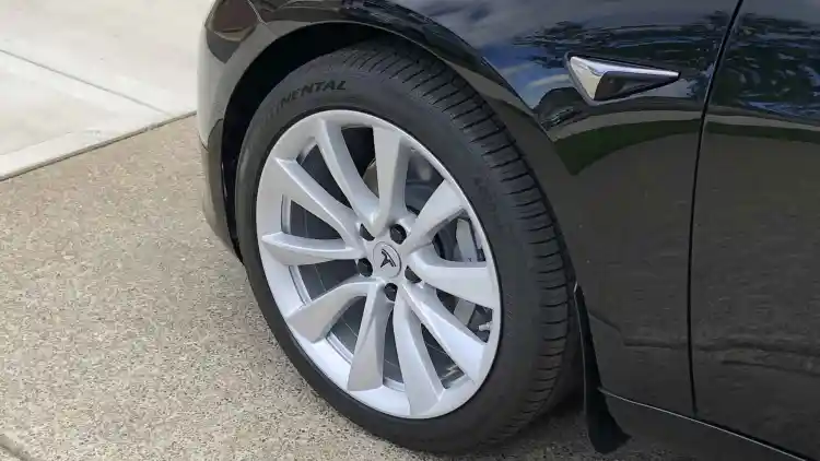 Tesla Model 3 Tyre Size:2025 Guide to Better Performance
