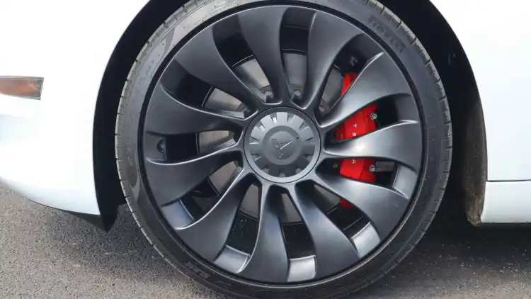 Tesla Model Y Tire Size Guide:Optimize Performance & Safety