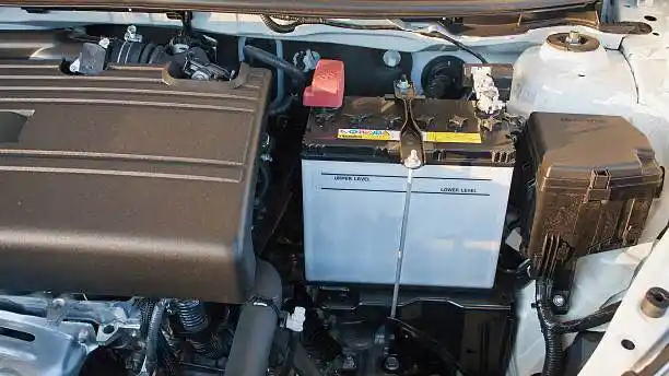 كم كيلوواط تيسلا موديل 3؟ دليل 2025 الشامل لفهم أداء البطارية